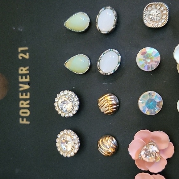 Vtg FOREVER 21 Deadstock Ten Pair Floral Rhinestone Post Earrings - Picture 4 of 5